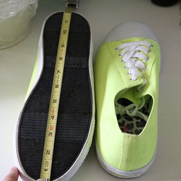 SOLD Unisex Airwalk Neon Canvas Legacee Sneakers - Picture 14 of 16